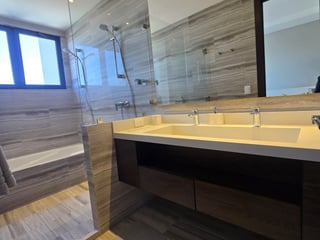 Lujosos Apartamentos en Zona 10 en Santa Sofia - Image 11