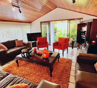 Casa en Venta – Zona 15, Sector San Lázaro