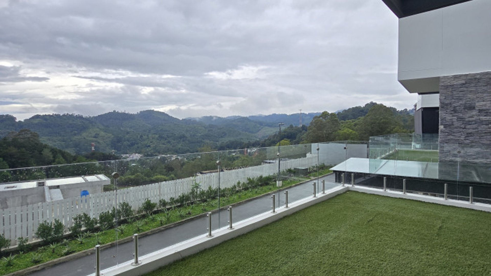 En venta casa en zona 16 El Pulte Guatemala - Miniatura 3