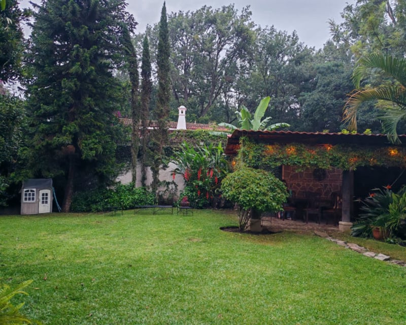Casa en venta y renta en Antigua Guatemala