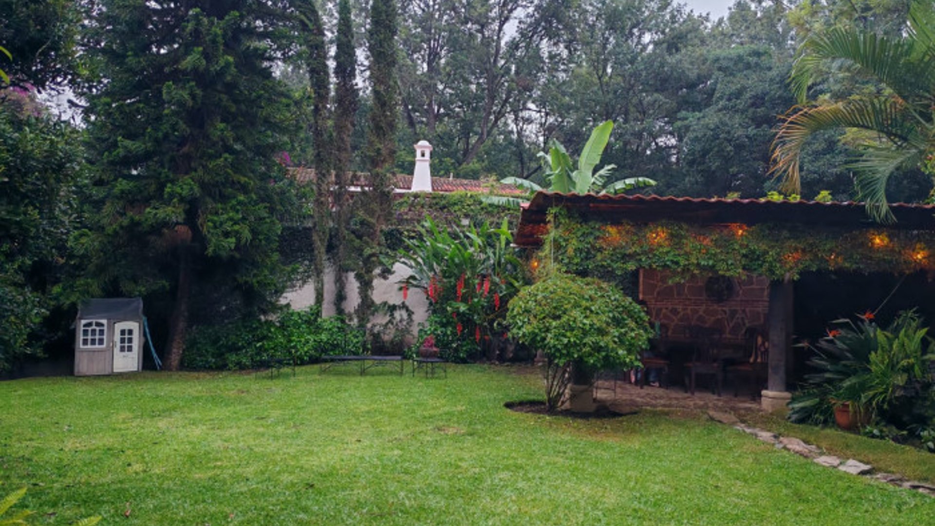 Casa en venta y renta en Antigua Guatemala