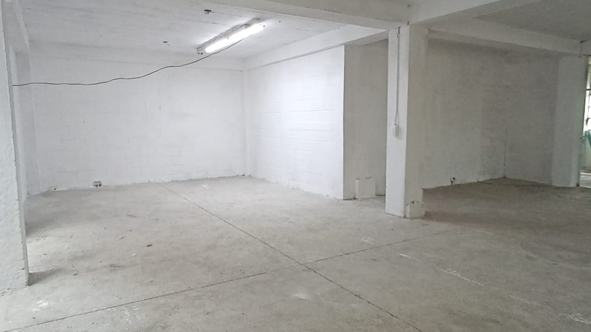 Local Comercial en renta en la Quinta Samayoa zona 7 - Miniatura 5
