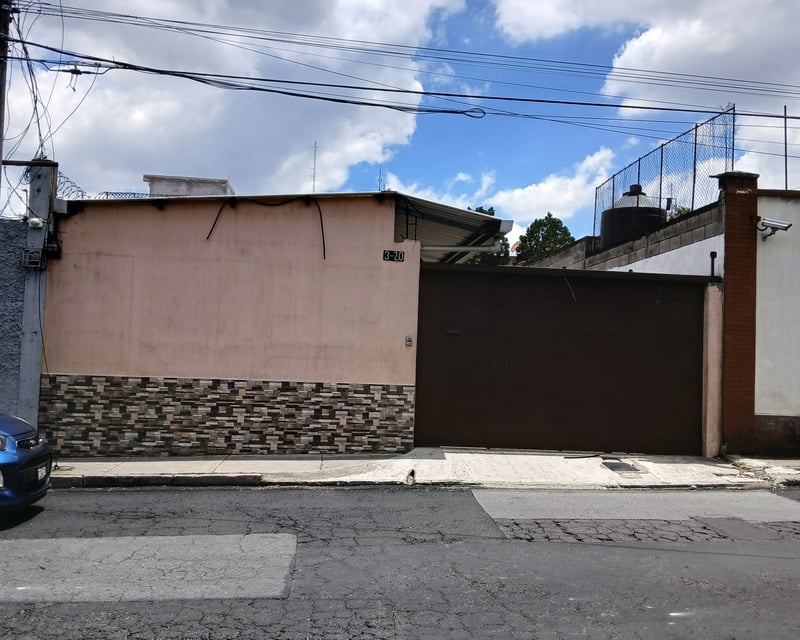 Venta de Casa en área comercial de la zona 13 Pamplona