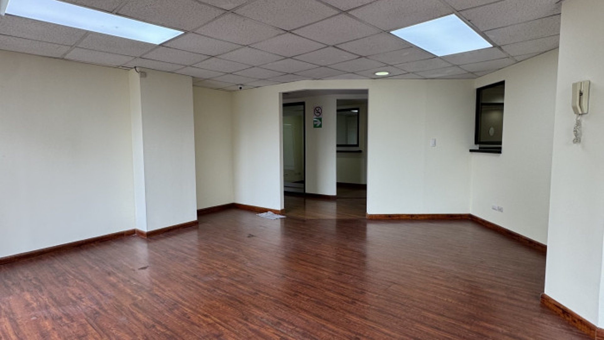 Oficina en Renta Plaza España zona 9 Guatemala - Miniatura 18