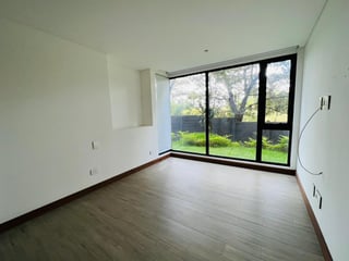 Alquilo  Lindo Apartamento Edificio dentro de Oakland Z. 10 - Image 4