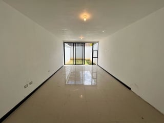 Hacienda Real, zona 16. Casa en venta - 3