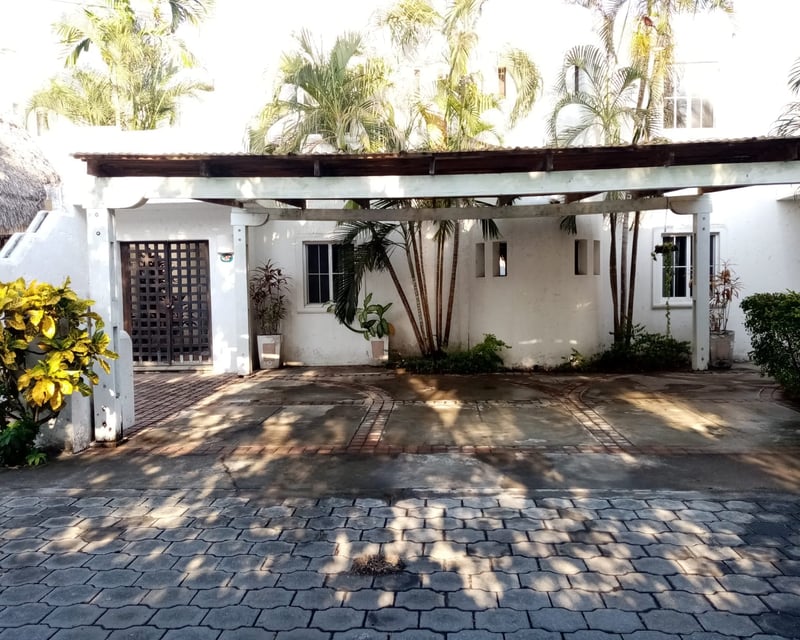 Casa de playa, de 5 habitaciones, en alquiler Marena