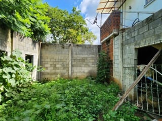 Terreno con Locales y Apto. en Venta en San Cristóbal - 4