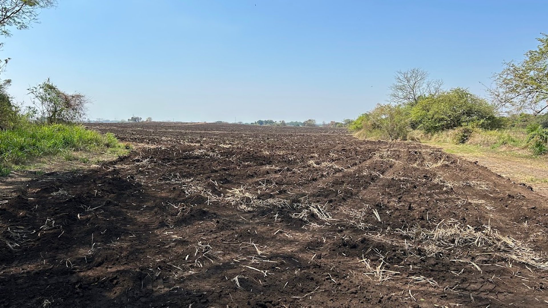 TERRENOS URBANIZADOS PARA BODEGA EN CARRETERA AL SALVADOR