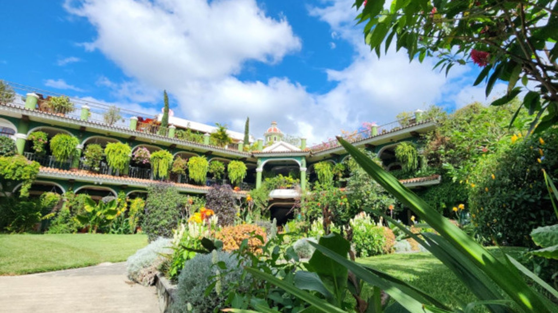 Hotel en venta muy cerca de Antigua Guatemala - Miniatura 3