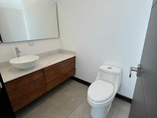 CASA EN VENTA EN LAS FUENTES ZONA 16 - Image 6