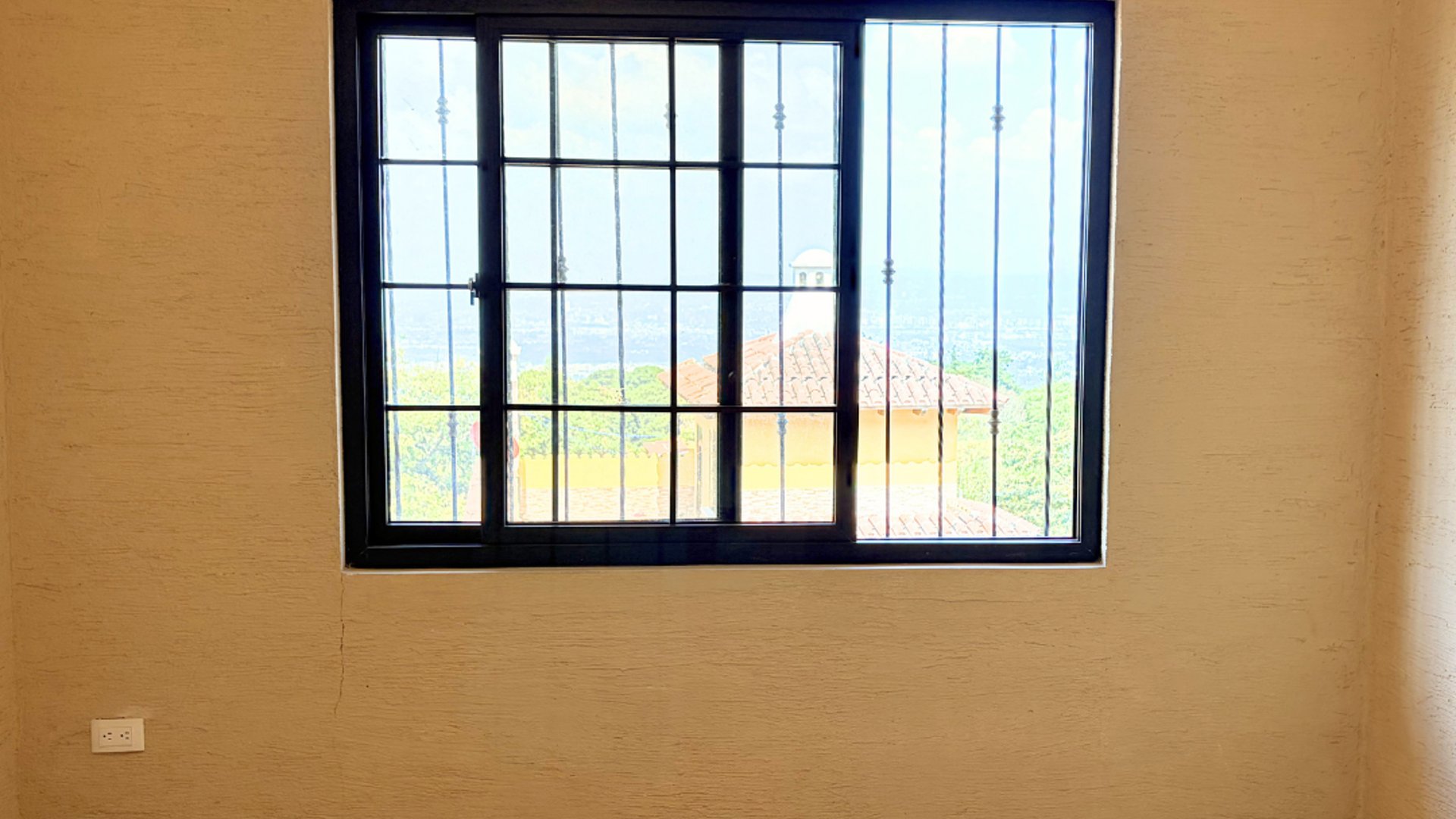 Conjunto exclusivo de 2 casas coloniales independientes | Lo de Coy, Mixco - Miniatura 6