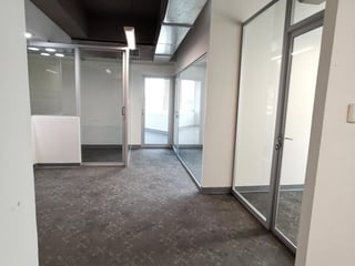 LUJOSA OFICINA EN RENTA EN ZONA 15 CIUDAD GUATEMALA - Image 7