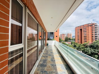 ALQUILER DE AMPLIO Y CÉNTRICO APARTAMENTO - ARIA, ZONA 10 - 4