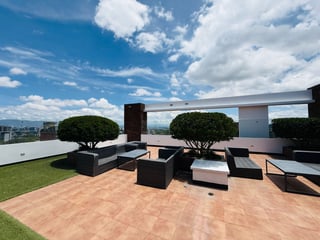 Venta de Hermoso Apartamento - Ikaria, Zona 15 - Image 26