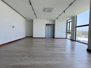 Exclusiva Mansión Frente al Mar en Venta Ideal como Residencia de Lujo u Hotel - Image 13