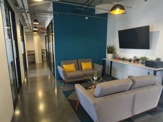 Oficina equipada en renta en zona 4 Guatemala - Image 5