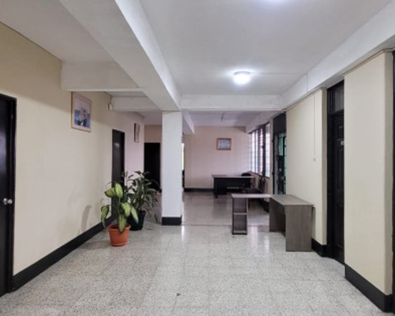 Oficinas en renta sobre 6ª Avenida Zona 9