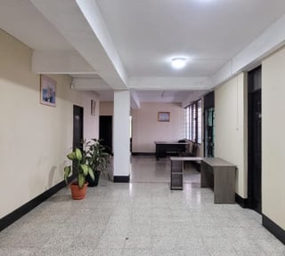 Oficinas en renta sobre 6ª Avenida Zona 9