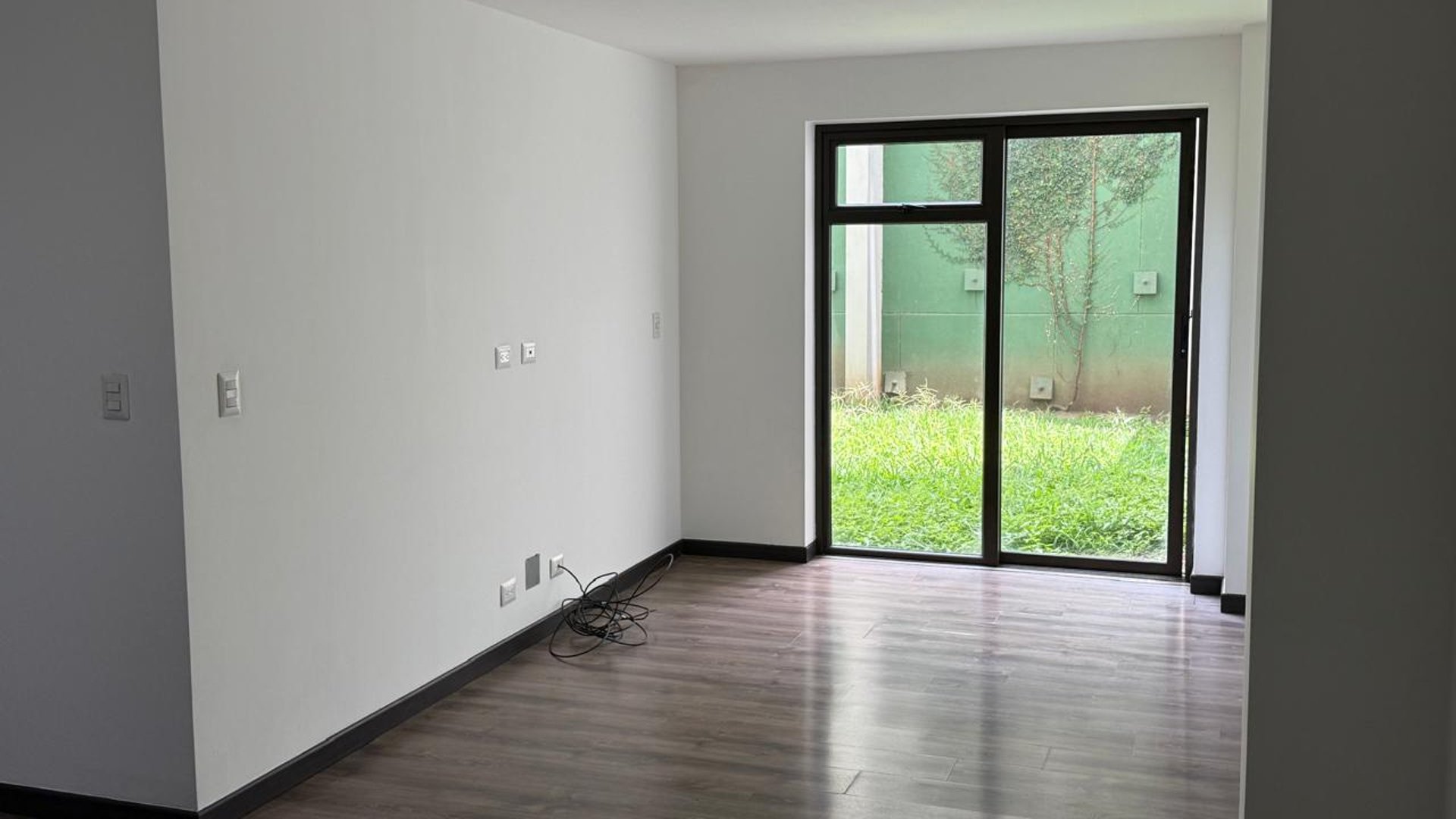 APARTAMENTO CON LINEA BLANCA EN EDIFICIO DI FIORI ZONA 7