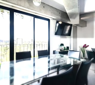 Apartamento en Venta Zona 10, Edificio Fabra - Miniatura 2