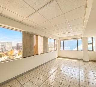Oficina venta con 2 parqueos 20 calle Zona 10