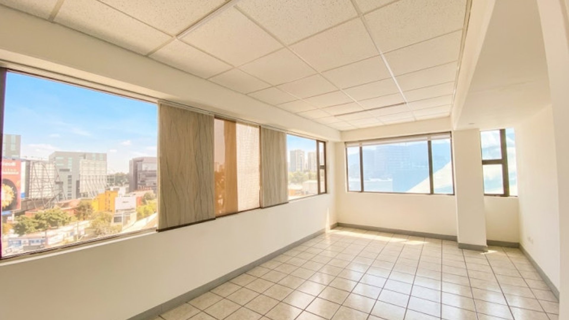 Oficina venta con 2 parqueos 20 calle Zona 10