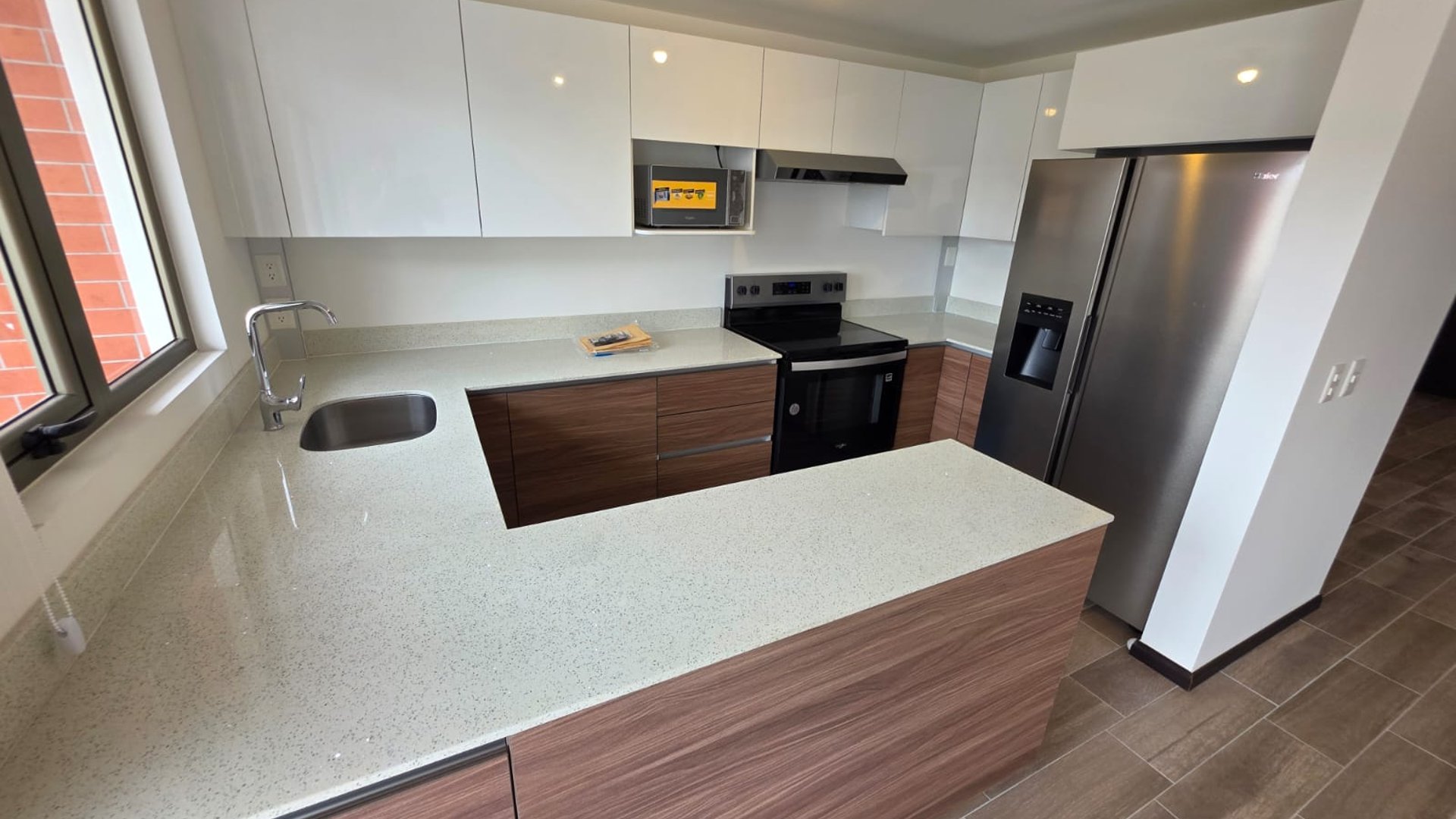 Apartamento en Edificio Segheria, Zona 14 ref-6160