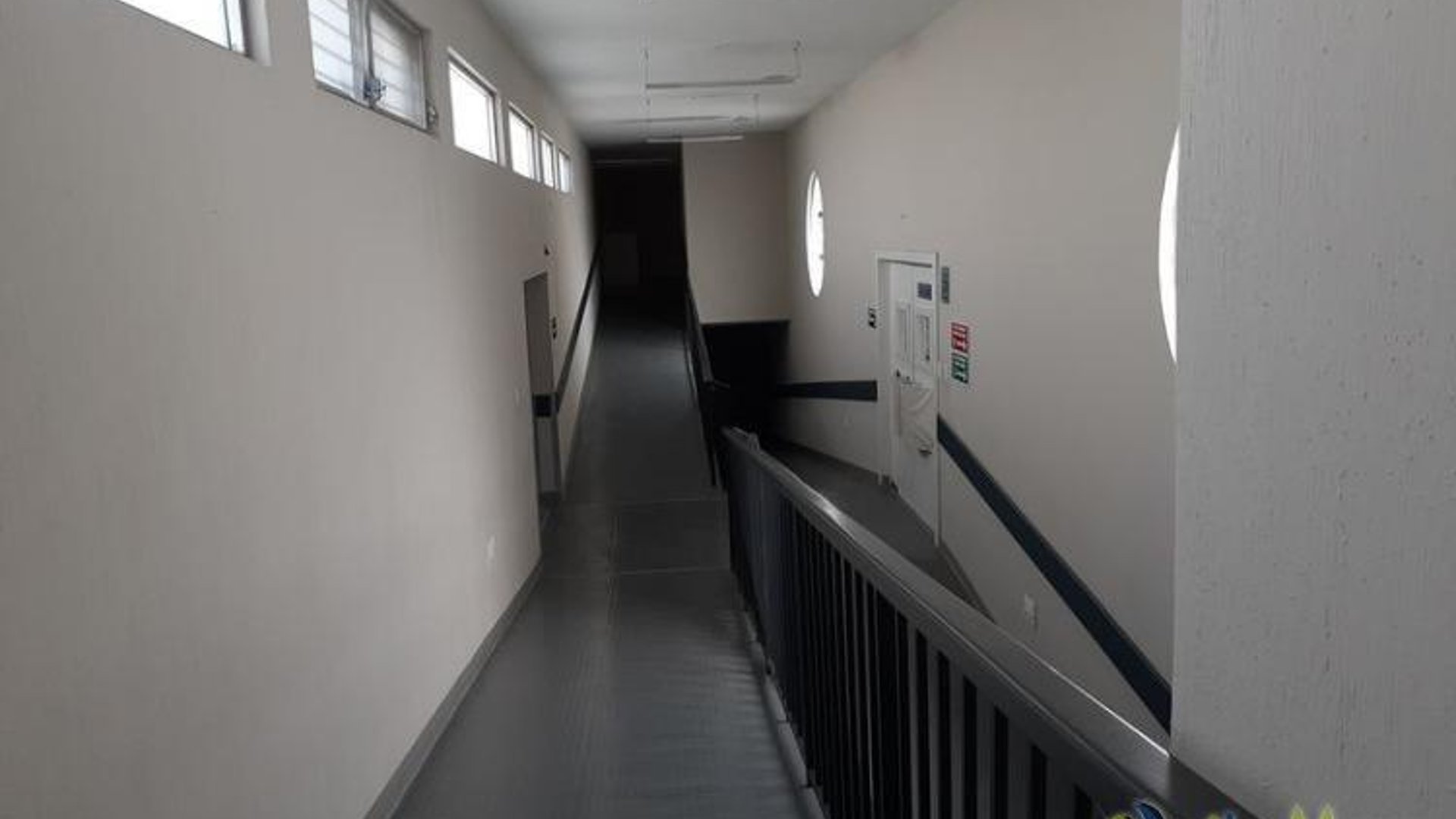 Edificio en Venta Zona 4 de Mixco, Guatemala - Miniatura 2