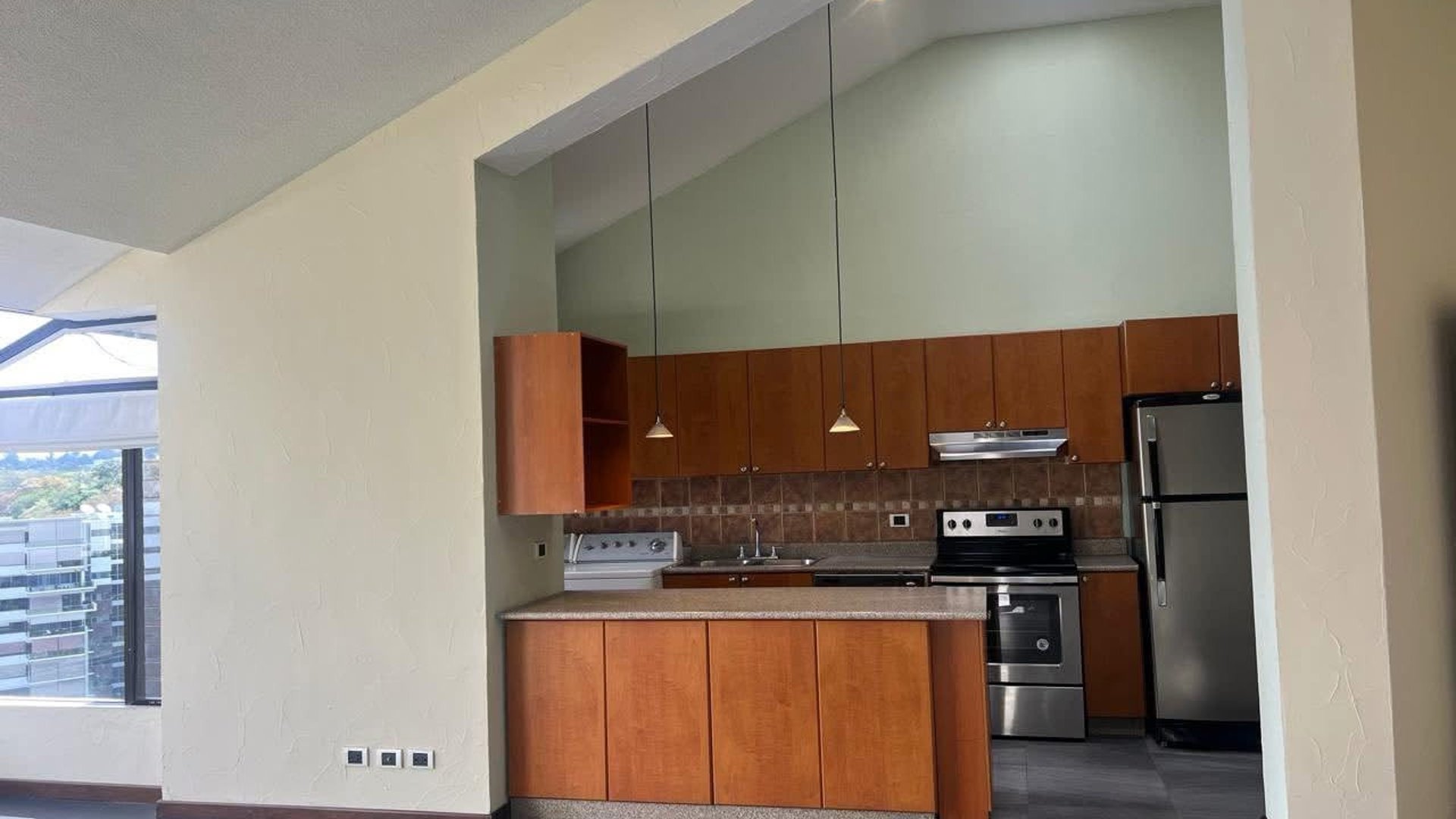 Apartamento en Renta en Zona 15 Vista al Bosque - Image 1