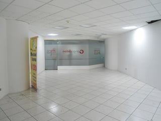 Local en alquiler en zona 10 primero Nivel en renta - 4