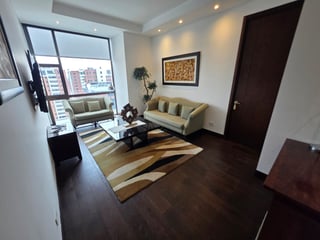 Lujoso apartamento con habitación de servicio en zona 14 Ref-5845  - 3