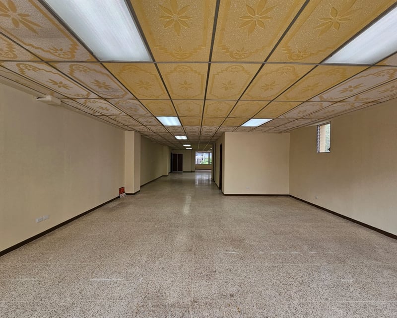 RENTA Oficina Zona 1