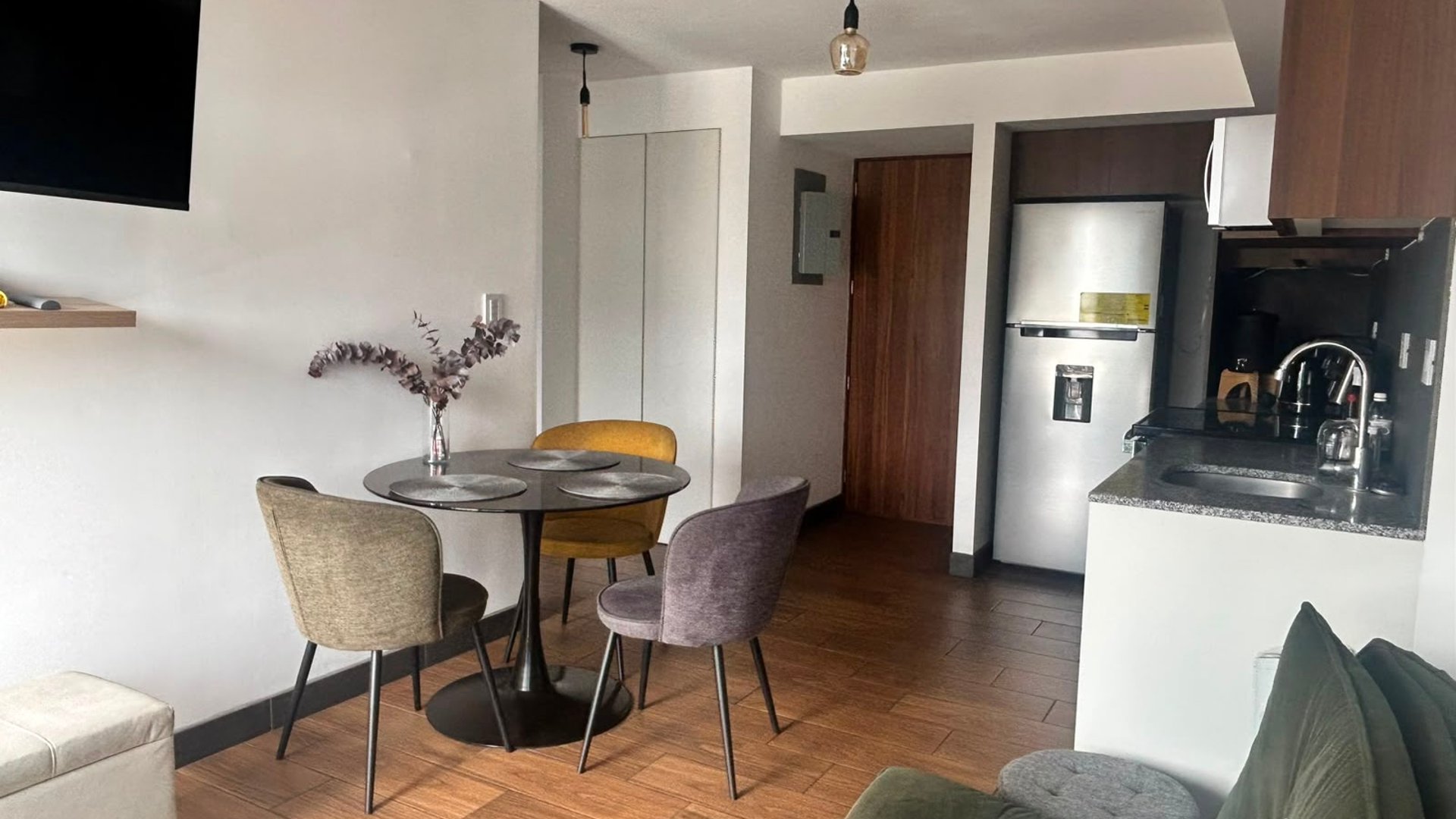 Apartamento Amueblado en Renta Zona 14, Edificio B14 - Miniatura 9