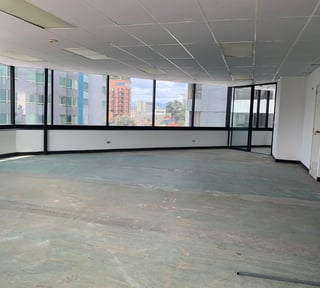 OFICINA DE 183 M2 EN EDIFICIO MURANO CENTER ZONA 10