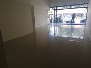 En Renta Local en Zona 10 con 81 m2 cercano a Pradera - 2