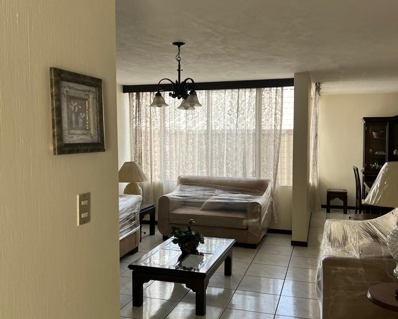 Alquilo Apartamento AMUEBLADO en Zona 9  por  Plazuela España