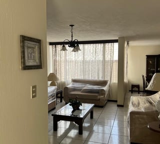 Alquilo Apartamento AMUEBLADO en Zona 9  por  Plazuela España