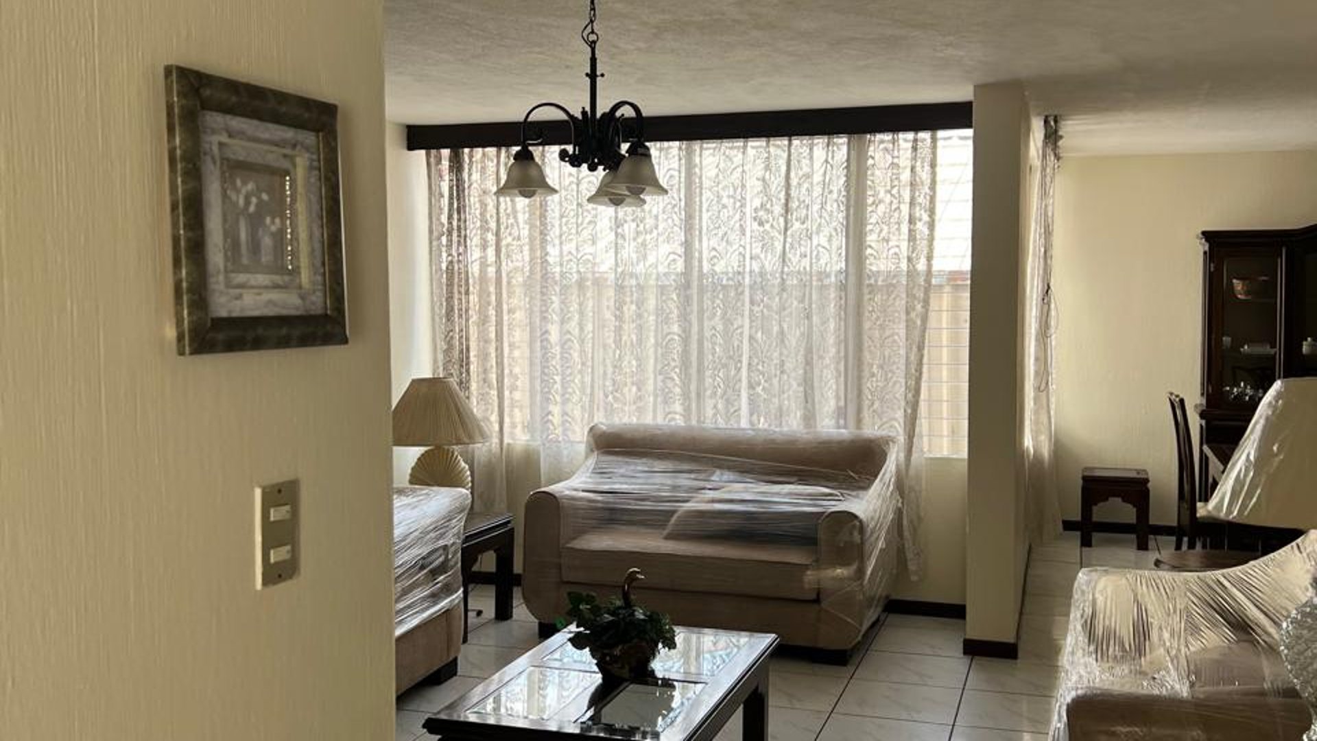 Alquilo Apartamento AMUEBLADO en Zona 9  por  Plazuela España