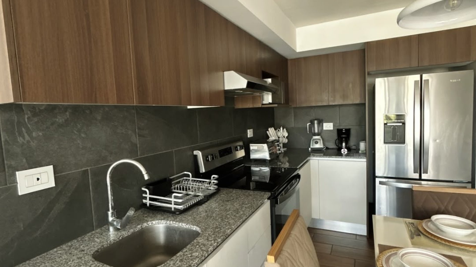 Apartamento en renta Amueblado en zona 14 - Miniatura 3