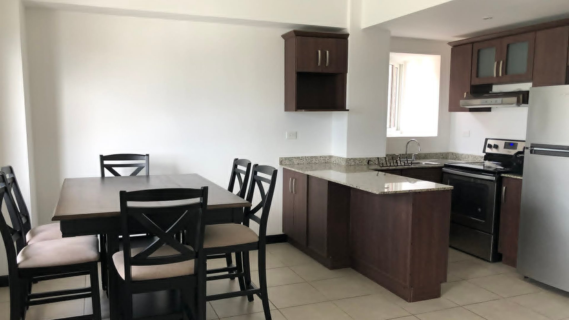 ALQUILER DE APARTAMENTO AMUEBLADO - CAÑADA 16, ZONA 16