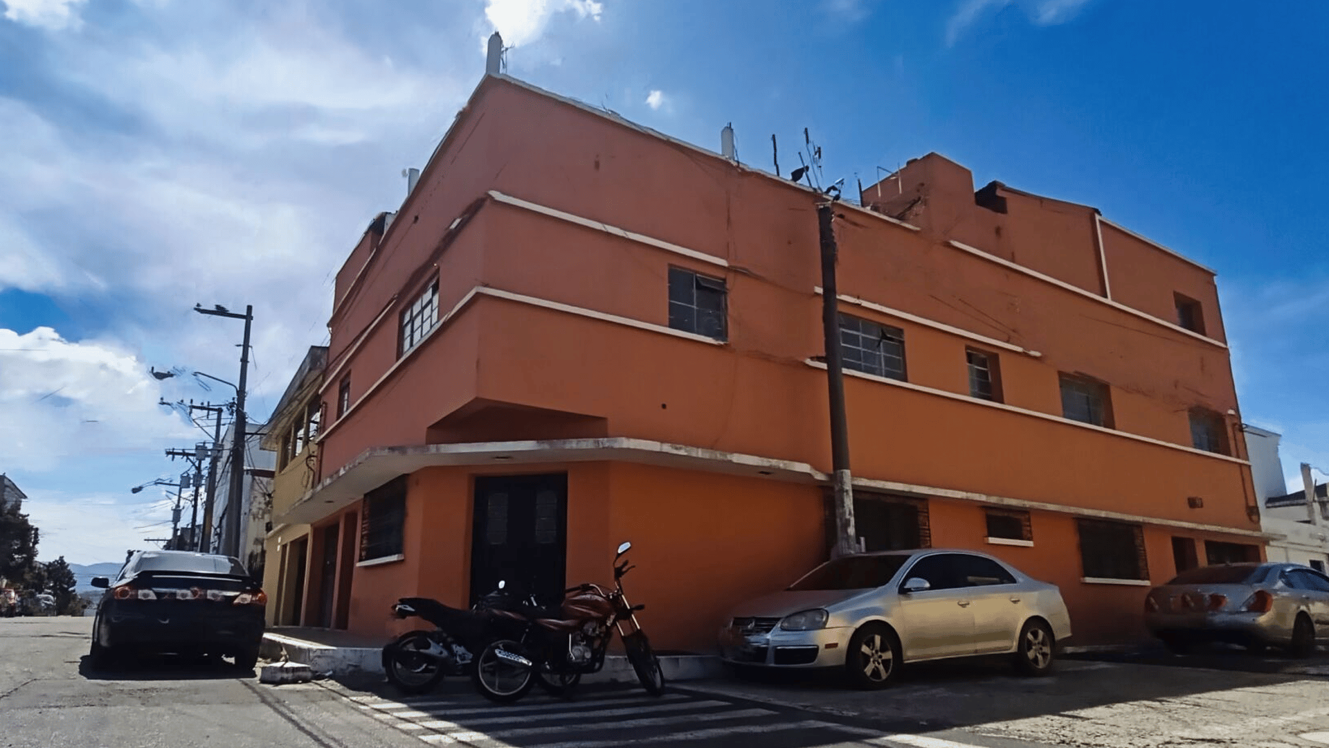 En venta Propiedad de esquina en Zona 3, ideal para inversión /D