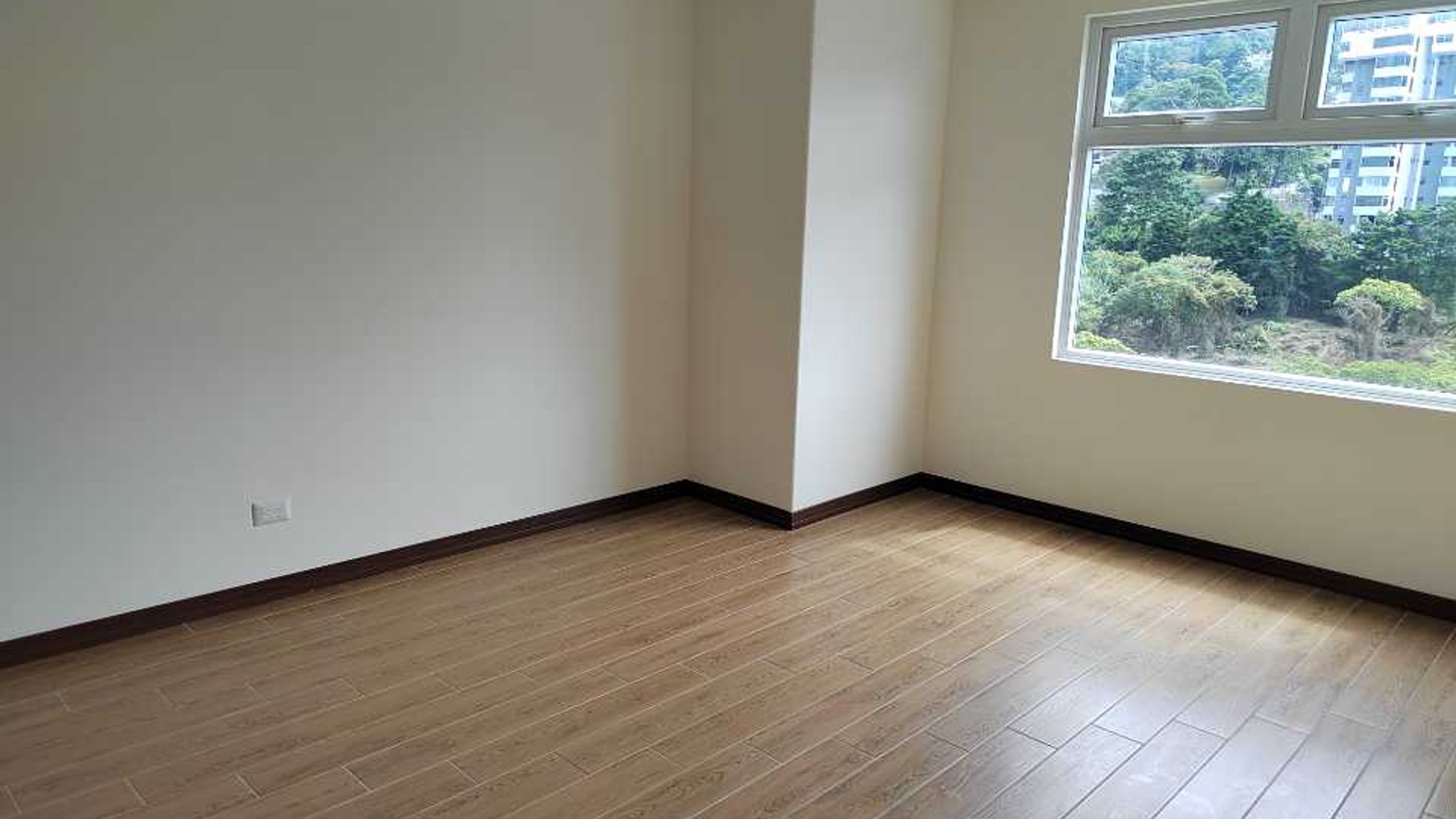 Zona 15 alquilo/vendo apartamento - Miniatura 7