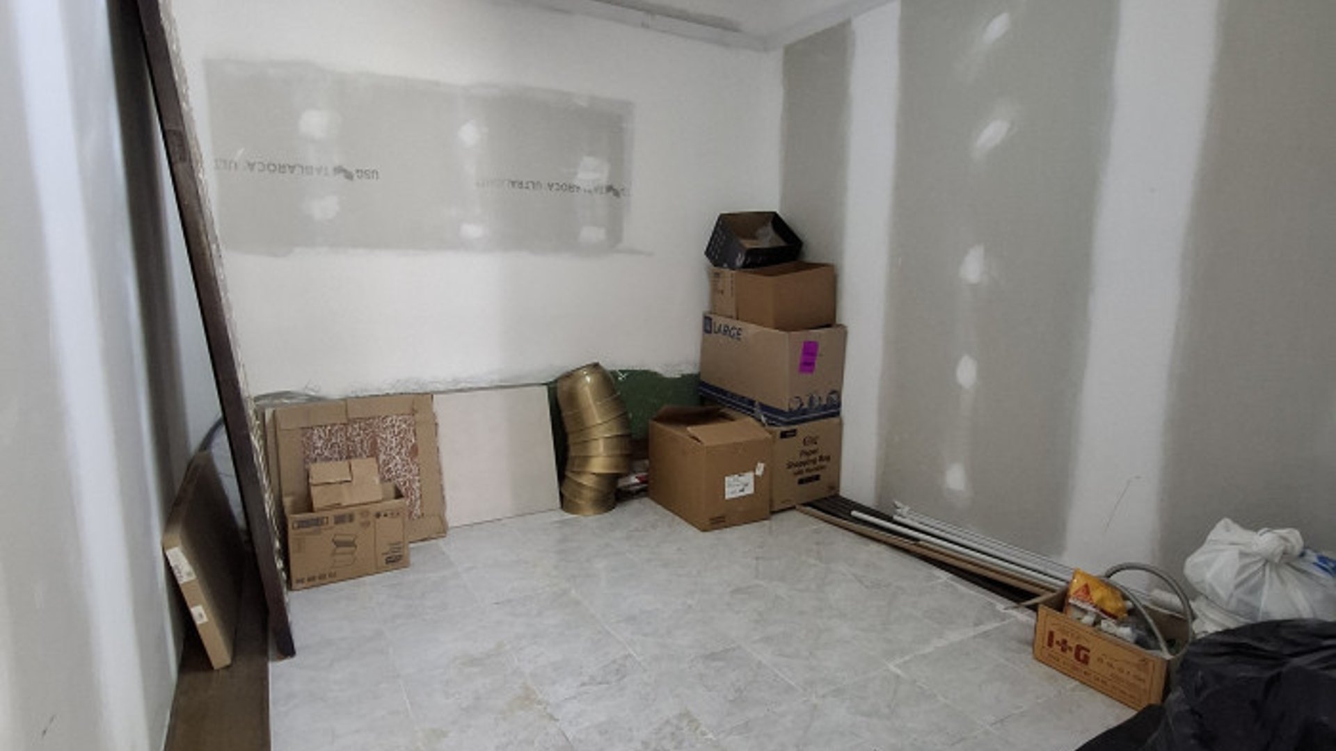 Local Comercial en Renta en Plaza Comercial en zona 14 - Miniatura 3