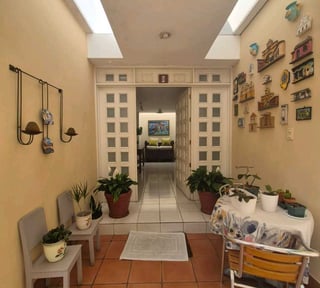 Casa con jardin y area de bar  - 5 habitaciones en zona 15 Ref-5818