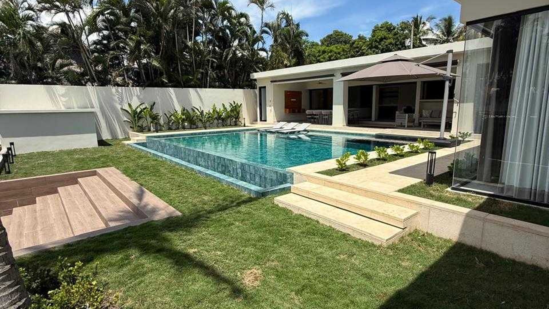 LIKIN CASA MODERNA REMODELA EN VENTA