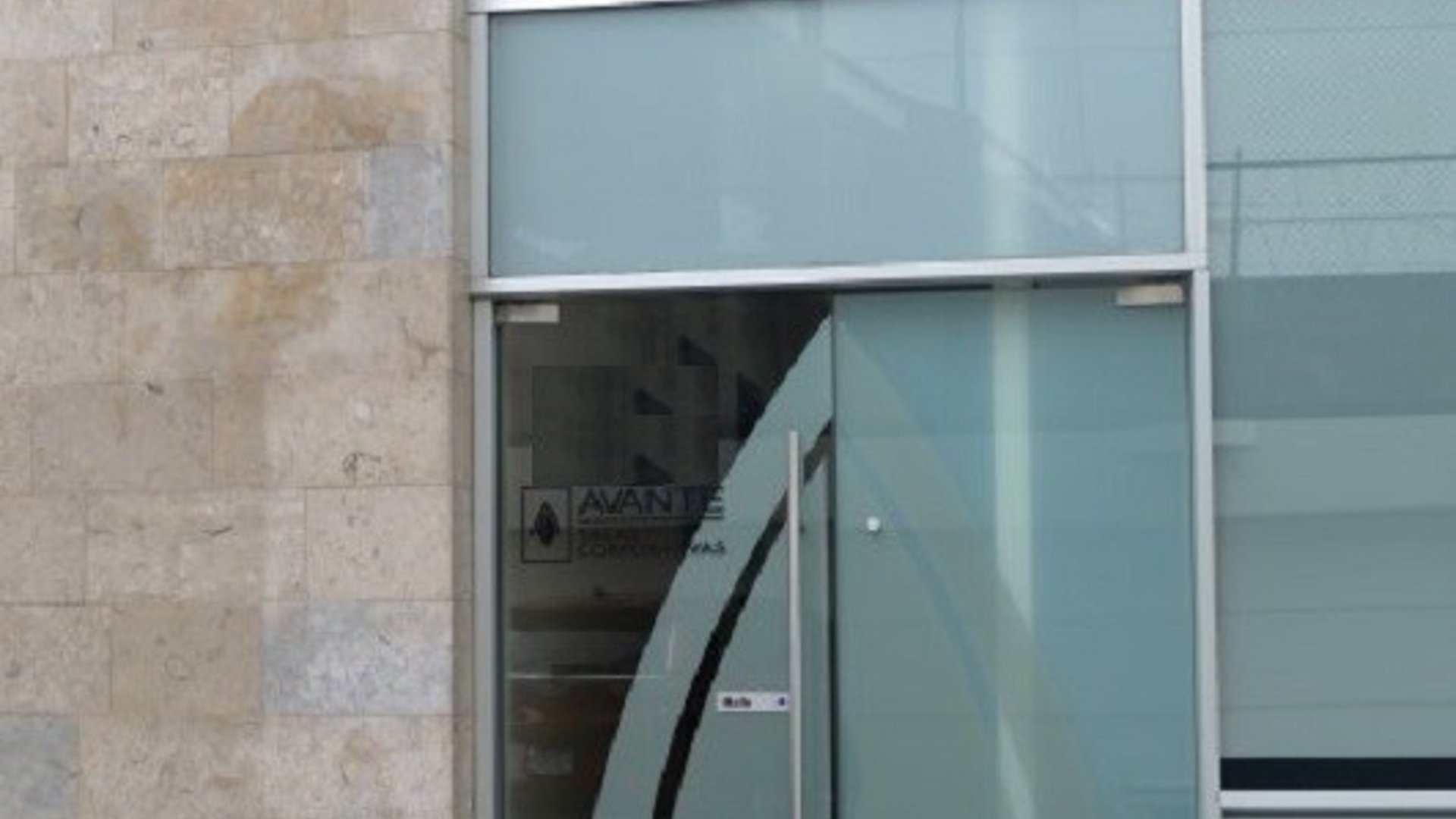 Zona 15 | Local en venta | 84.64 m² | Edificio Avante - Miniatura 2