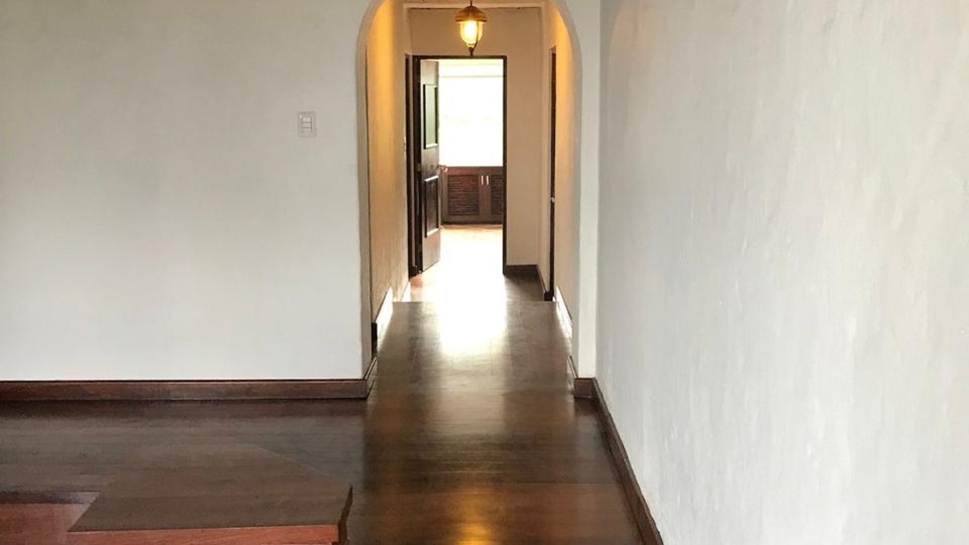 Apartamento en Alquiler Edificio La Barranca, zona 15 VH1 - Image 1