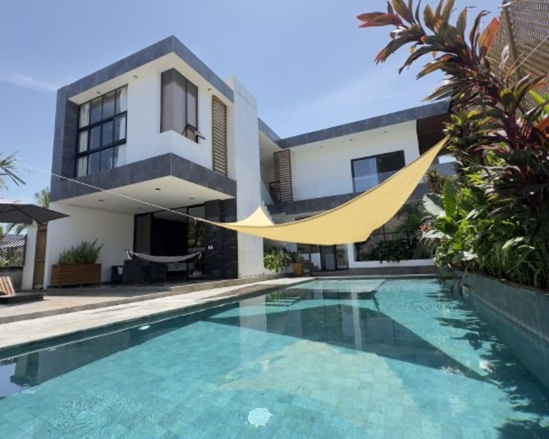 Chalet Amueblado en Venta, Monterrico, Santa Rosa
