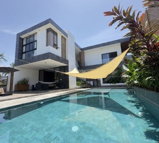 Chalet Amueblado en Venta, Monterrico, Santa Rosa